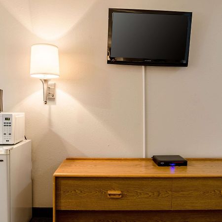 Rodeway Inn Ainsworth Экстерьер фото