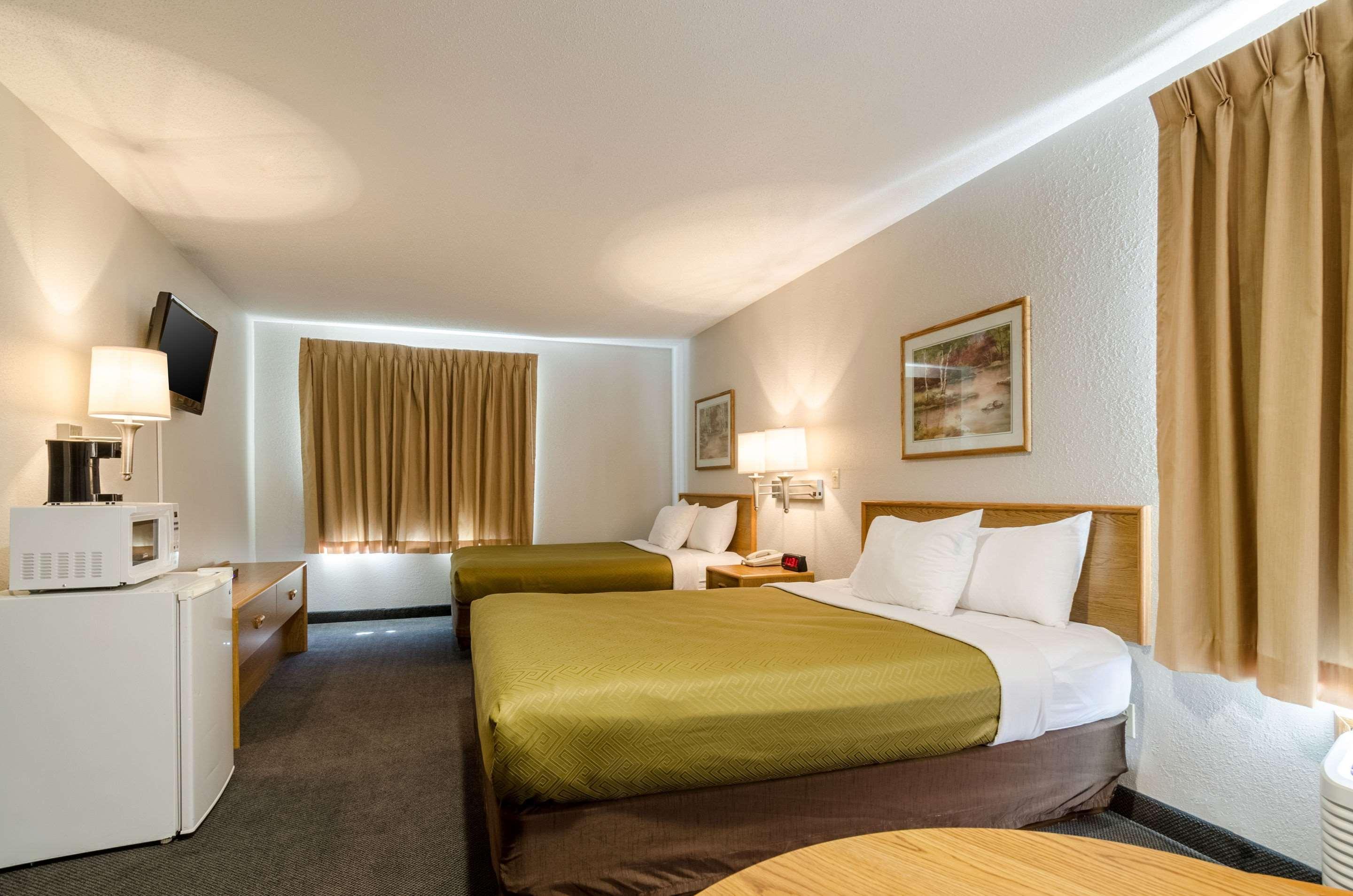 Rodeway Inn Ainsworth Экстерьер фото