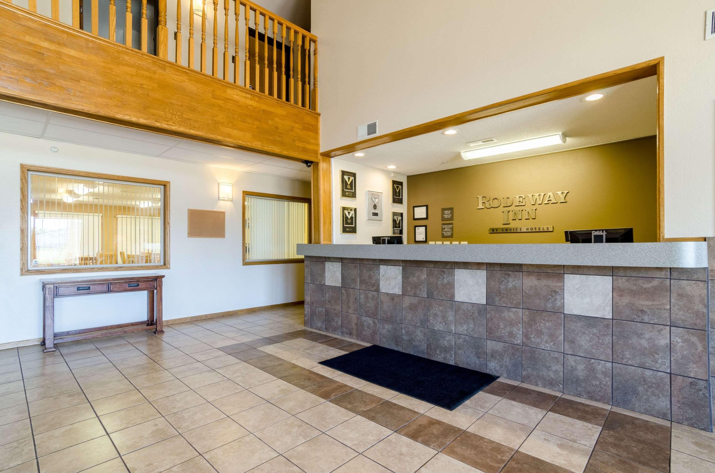 Rodeway Inn Ainsworth Экстерьер фото