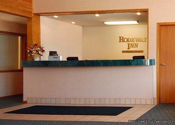 Rodeway Inn Ainsworth Интерьер фото